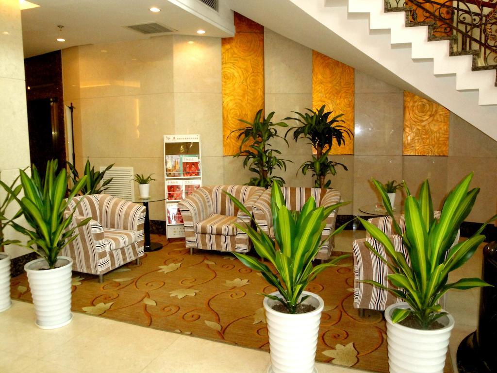 Overseas Chinese International Hotel Qingdao Buitenkant foto