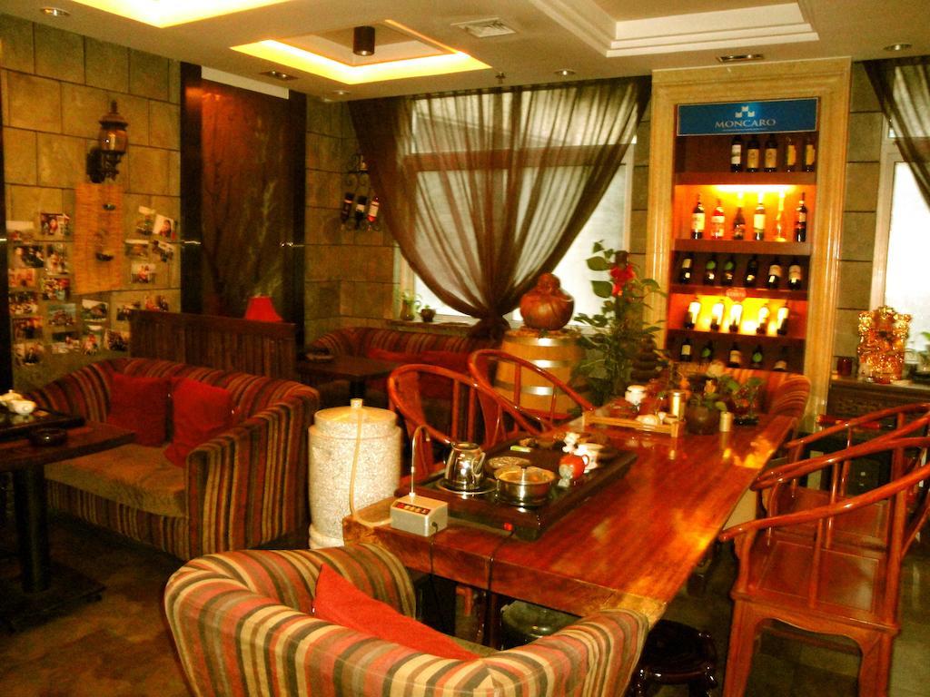 Overseas Chinese International Hotel Qingdao Buitenkant foto