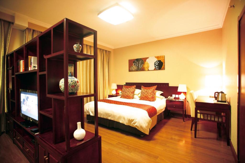 Overseas Chinese International Hotel Qingdao Buitenkant foto